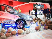 Фото выставочного стенда Mitsubishi Motors